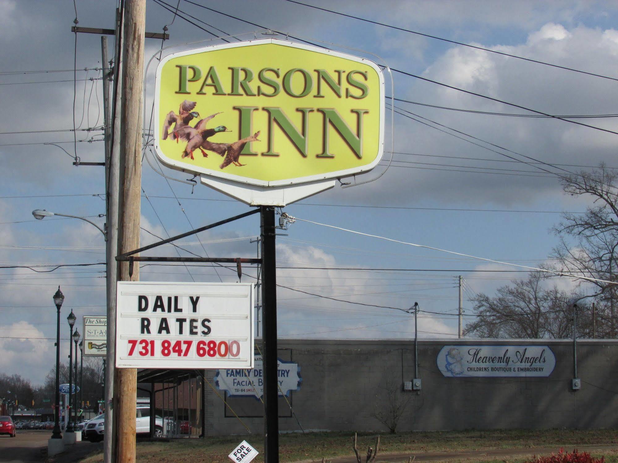 Parsons Inn Downtown Parsons,Tn Exterior photo